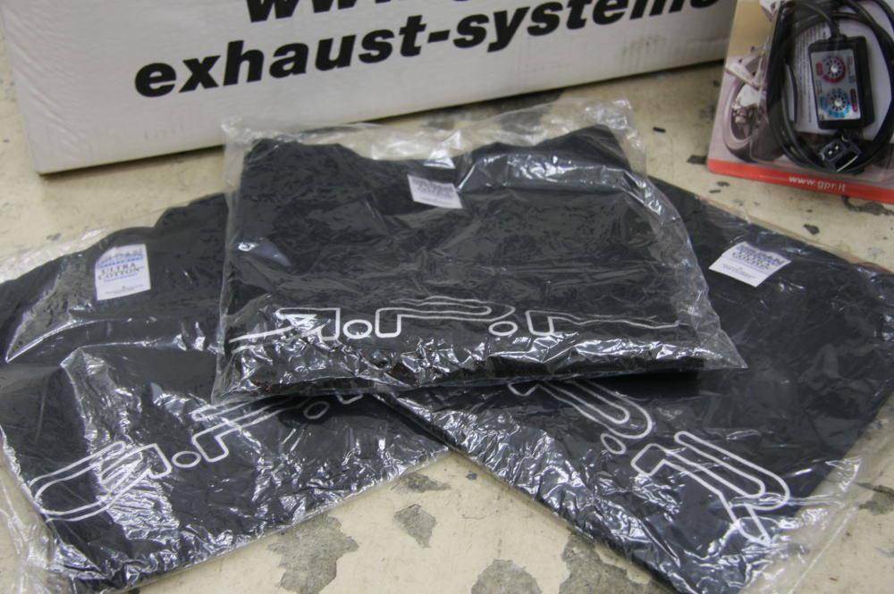 ＧＰＲサイレンサー　入荷中♪_b0117797_20405242.jpg