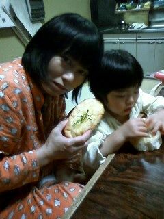 旬のお野菜ありますよ! 手作りパンいただきました!_e0166301_115575.jpg
