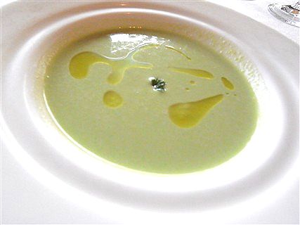 坂の上の邸宅にて。_c0116714_2252637.jpg