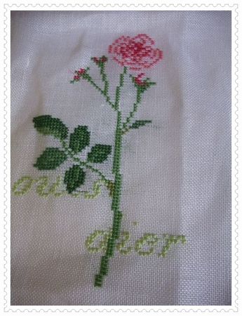 バラのクロスステッチ。_d0148729_21284193.jpg
