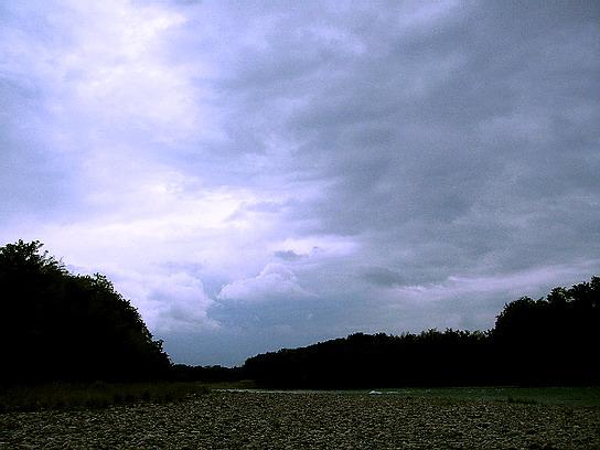 　６月１日　　静かな午後の本流。_f0084561_14584830.jpg