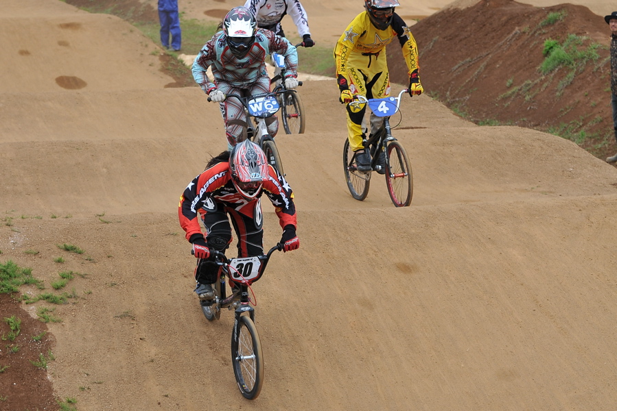 2009JBMXFジャパンシリーズ第２戦IN上越金谷山VOL7：ガールズ9~１５才クラス決勝_b0065730_2018766.jpg