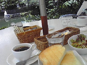 朝の京都散策 平安神宮&カフェ_e0108851_22554754.jpg