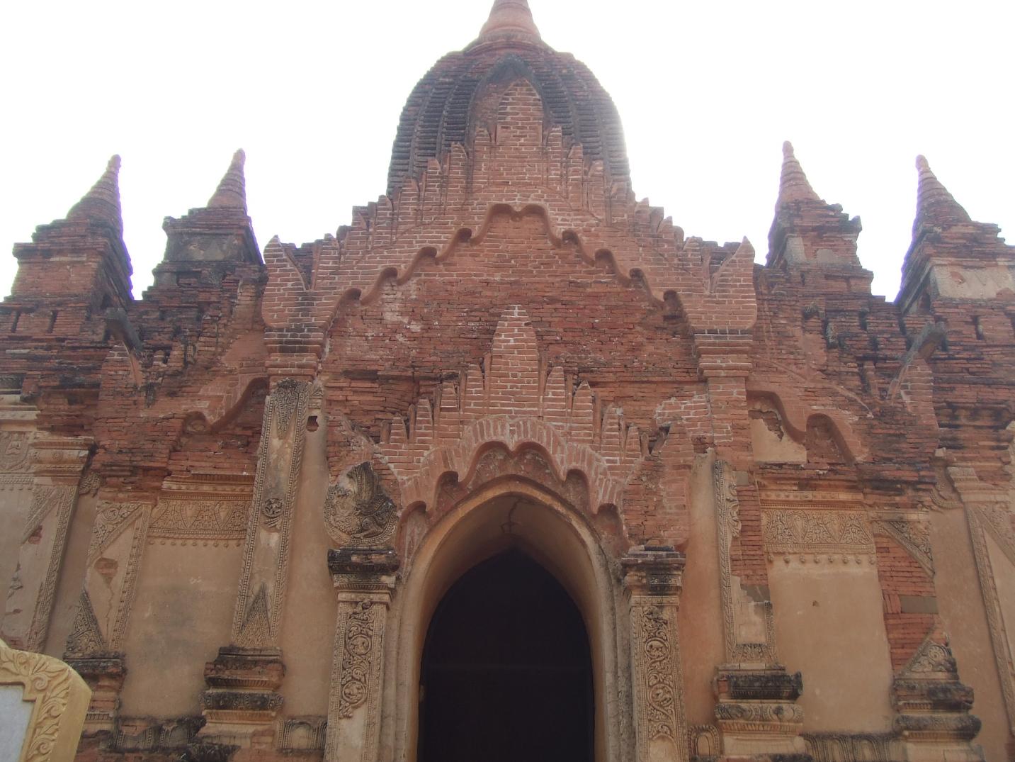 タンブラ寺院　Thambula Temple _c0139755_16494841.jpg