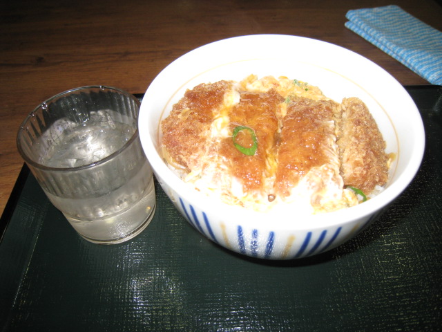 美々卯のカツ丼_f0165202_20165174.jpg