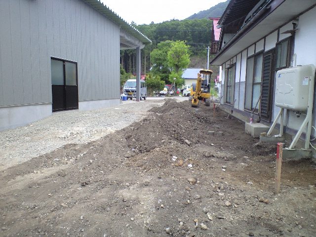 舗装工事_d0099708_22415779.jpg