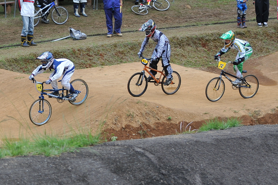 2009JBMXFジャパンシリーズ第２戦IN上越金谷山VOL9：ボーイズ１１~１４才クラス決勝_b0065730_18423443.jpg