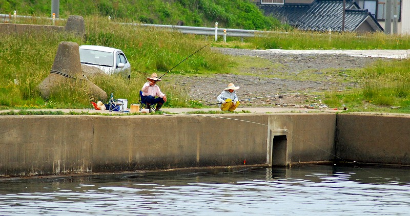 今日の海には釣り人が素敵でした・・・_f0121379_21483739.jpg