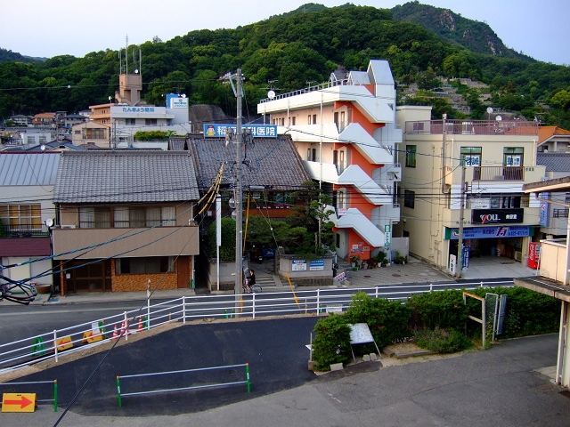 JR海田市駅探訪その3～北口広場と街並み  _b0095061_1053891.jpg