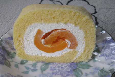 千疋屋のフルーツロールケーキ 今日はこれこれ