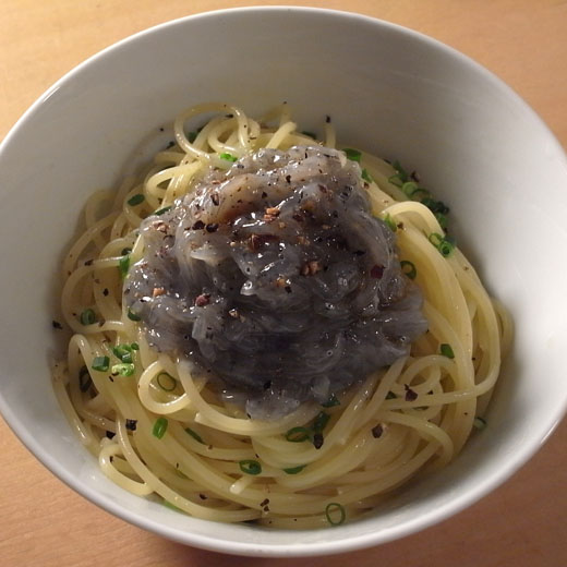 生しらすの冷製パスタ ツジメシ プロダクトデザイナー ときどき料理人 生しらすの冷製パスタ ツジメシ プロダクトデザイナー ときどき料理人