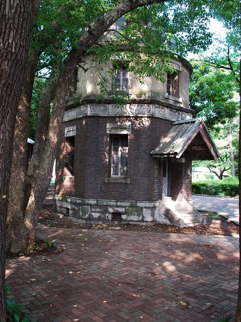 東京海洋大学・旧第一観測所(建築家・三橋四郎設計作品探訪)_f0142606_23524156.jpg