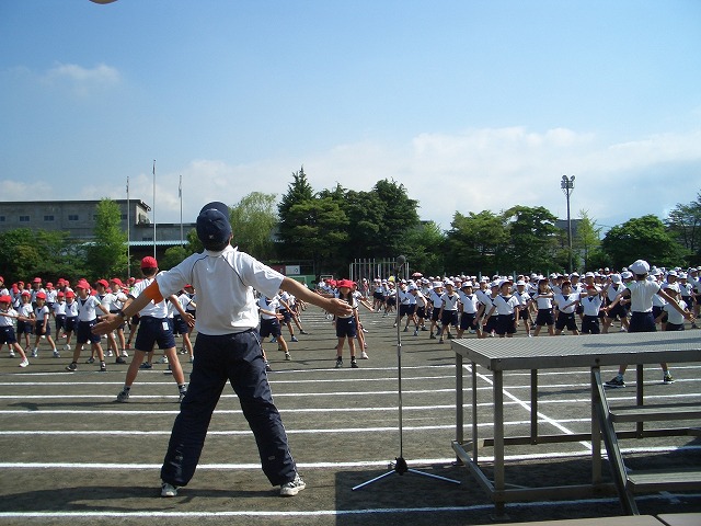 英語のラジオ体操で始まった運動会_f0141310_239376.jpg