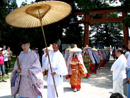 上賀茂神社 献上梅道中_e0048413_21291664.jpg