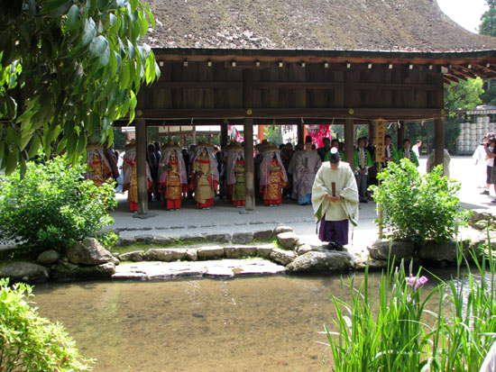 上賀茂神社 献上梅道中_e0048413_21294427.jpg