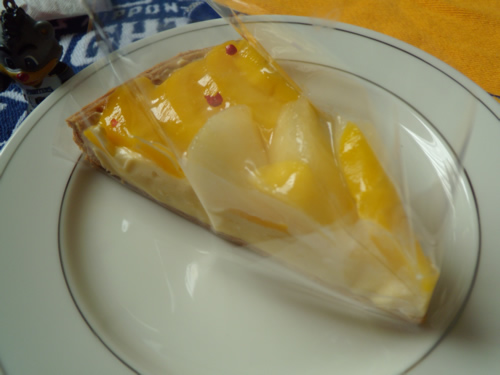 勝てない時はタルトでも食べて_e0126914_2313754.jpg