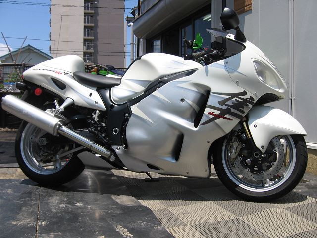 先日の中古 Gsx1300r 隼 ハヤブサ 限定車の写真です ピット市川の勝手気ままにひとりごと