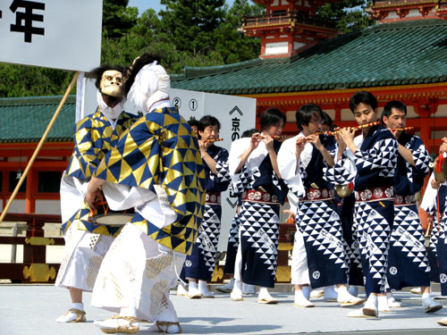 平安神宮ー京の祭り舞台_e0048413_2247662.jpg