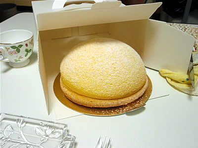 阪神百貨店で巨大なスフレチーズケーキ発見 癒しの時間 リコリコの額縁屋