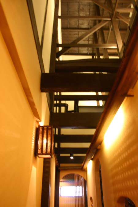 しちりん屋山ノ内店開店 照明の陰_e0074935_1064459.jpg