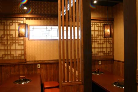 可動間仕切り韓国風組子 しちりん屋山ノ内店2_e0074935_1741618.jpg