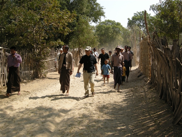 ミャンマー・バガンの僻地に学校を建てる_a0120187_1445982.jpg