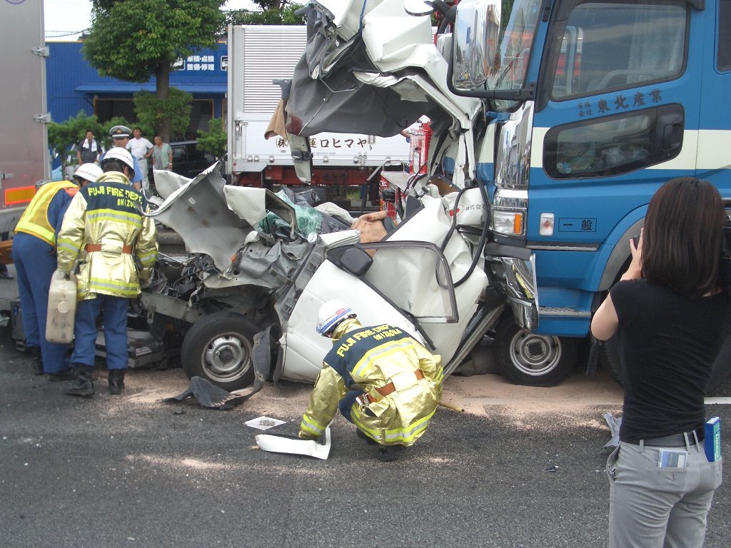 また バイパスでトラックが絡んだ大事故が起きました 日常生活の報告書 また バイパスでトラックが絡んだ大事故が起きました 日常生活の報告書