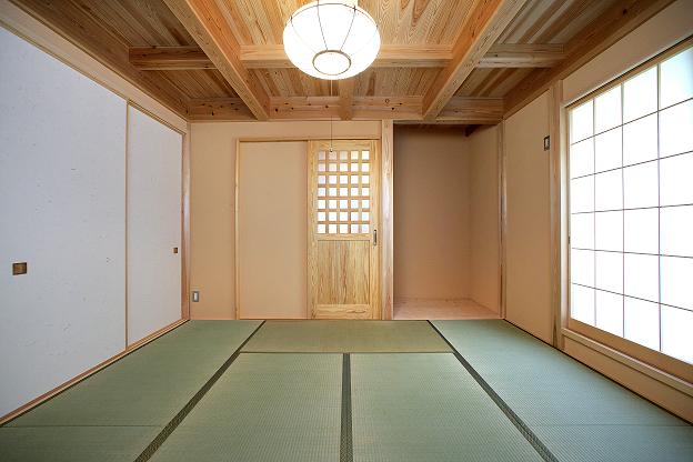 和室の天井を素敵に リフォームの現場から 頑張るスタッフ日記