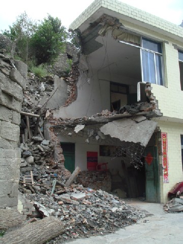 08年四川大地震被災地調査報告　13　被害状況_c0162425_1924456.jpg