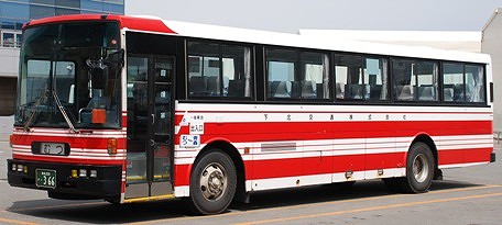 下北交通 日デU-UA520RAN +富士7B_e0030537_1784447.jpg