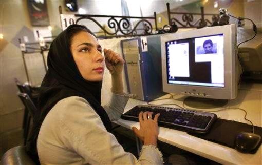イランのグリーン革命「緑の津波」で空前の投票率_d0123476_11495344.jpg