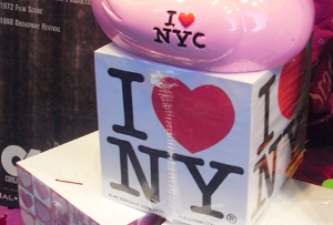 愛され続けて40年、I Love New Yorkのロゴ_b0007805_20492288.jpg