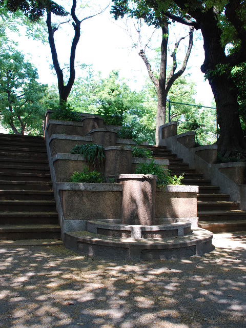 東京都文京区立元町公園、旧元町小学校(昭和モダン建築探訪)_f0142606_2054616.jpg