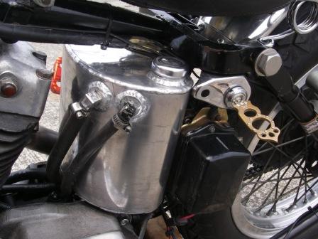 FOR SALE! \'77XLHカスタム 178万円!_c0133351_10535248.jpg