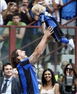 インテル 優勝セレモニー 2009 Forza Pirlo インテル 優勝セレモニー 2009 Forza Pirlo