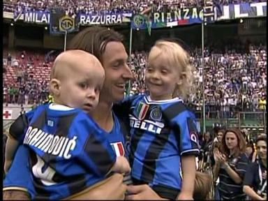 インテル 優勝セレモニー 2009 Forza Pirlo インテル 優勝セレモニー 2009 Forza Pirlo