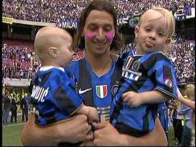 インテル 優勝セレモニー 2009 : Forza Pirlo!