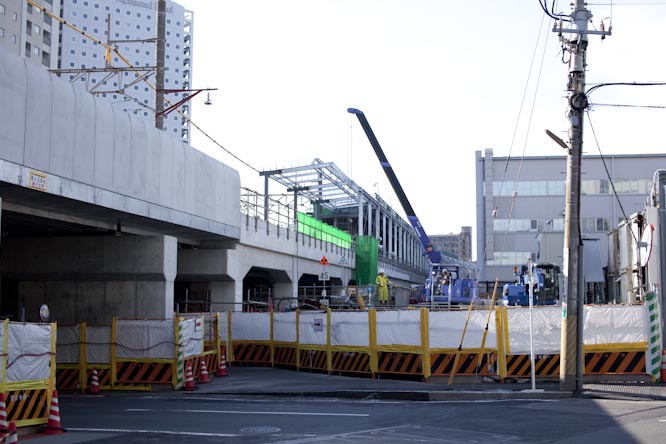 間もなく横須賀線の駅ができる街を歩いてみる。_e0044885_19121776.jpg