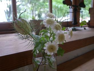 さりげなく季節を飾る_d0087595_10431282.jpg