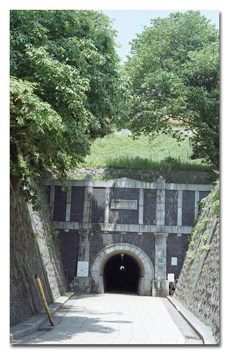 #112　tunnel_e0175405_654221.jpg