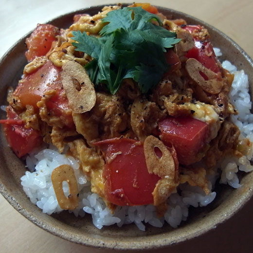 トマ玉丼　★★_a0118345_20551938.jpg