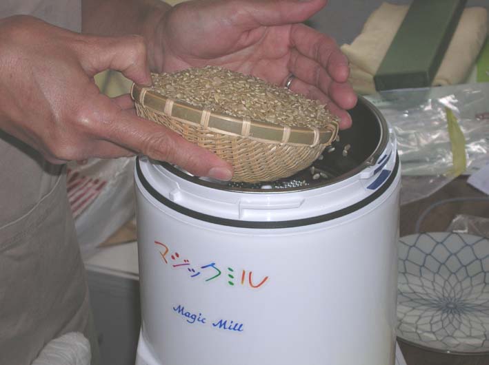故郷のコメの美味しさの秘密は東大社の森が育んだ湧水！_c0014967_10433165.jpg