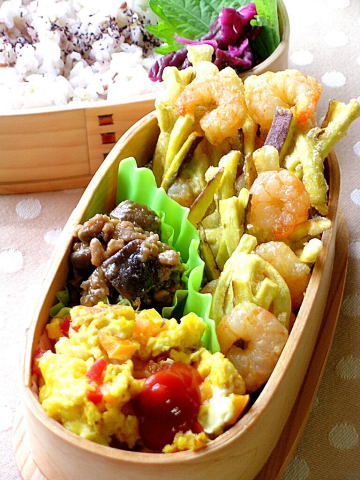海老とサツマイモの天ぷら弁当_b0171098_9402134.jpg