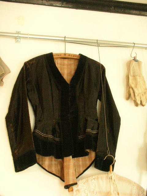 昨日さぼったから、今日は長いのです。 (SALE中です)_f0180307_13384673.jpg