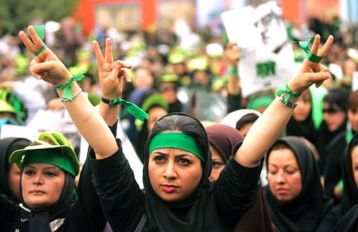 グリーン革命の怒れる若者たち・イラン現地レポート-2_d0123476_17483449.jpg