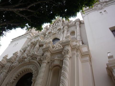 サンフランシスコ最古の教会_f0181488_1227513.jpg