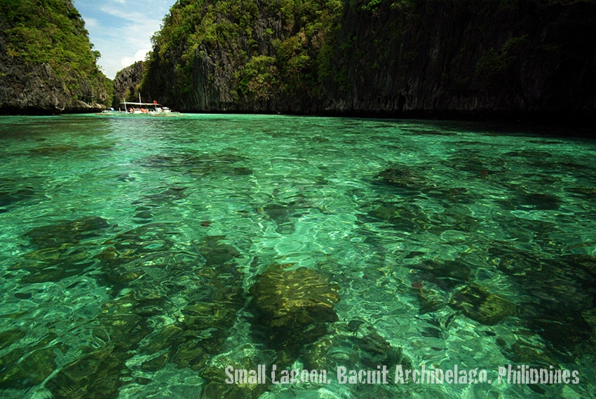 煌めく水面から暗闇の洞窟へ。その先は... - Small Lagoon -_b0108109_932425.jpg