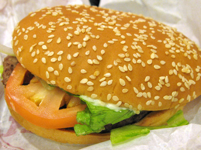 バーガーキング 池袋サンシャインシティ店 ワッパーとダブルワッパーチーズ_a0016730_1336688.jpg