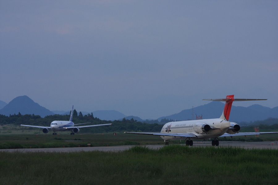 久しぶりに空港に行ってきました…。_c0131035_220523.jpg