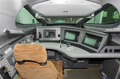 量産先行車_f0138807_2341533.jpg